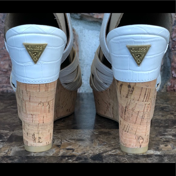 NEW GUESS Haela Wedge Sandals - Picture 3 of 11